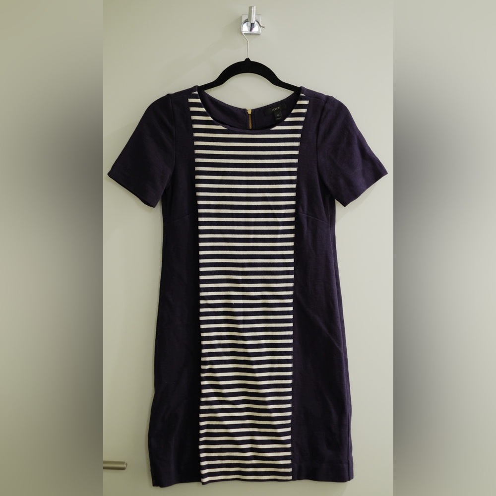J. Crew - Size 00 - fits like a 0 - navy striped shift dress